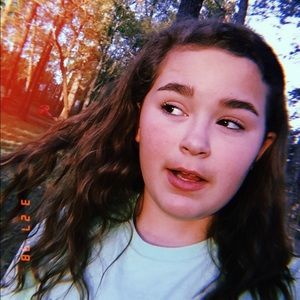 Meet your Posher, Alyssa